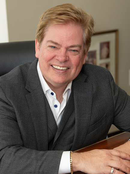 David Davis Lawyer - Founder of Davis Immigration Law Office